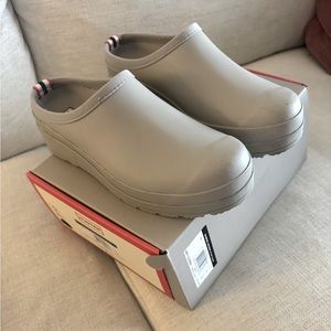 HUNTER PLAY CLOGS — ZINC —